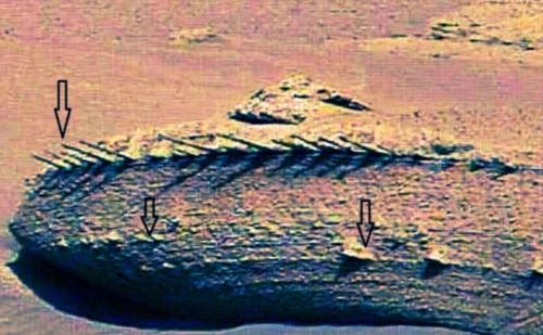 Tàu vũ trụ của người ngoài hành tinh có thể đã hạ cánh xuống sao Hỏa.