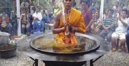 Lật tẩy phép thần thông quảng đại của các nhà sư Thái Lan