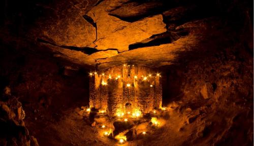 Bí ẩn về ngọn đèn ngàn năm tuổi cháy trong lăng mộ của Tần Thủy Hoàng