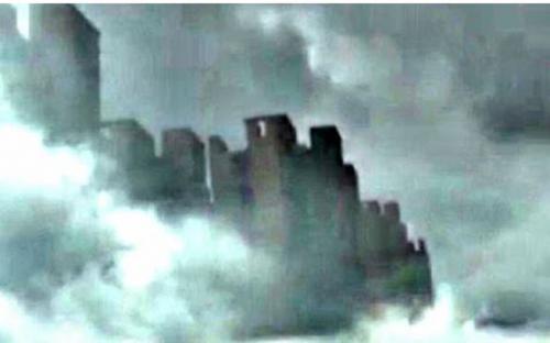 Choáng ngợp “thành phố nổi” xuất hiện trên bầu trời Trung Quốc