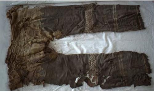 Chiếc quần cổ nhất thế giới, gần như nguyên vẹn sau 3.000 năm dưới lòng đất