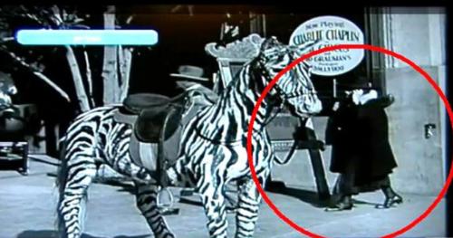 Những bức ảnh gây sốc – có phải là bằng chứng du hành thời gian?