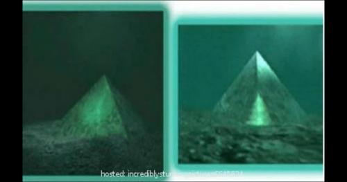 Hai kim tự tháp thủy tinh được phát hiện dưới biển Bermuda
