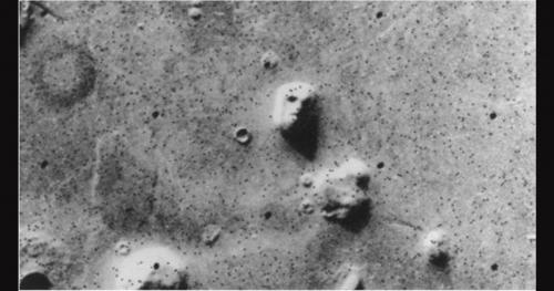 Những hình ảnh kỳ lạ nhất từng được chụp trên sao Hỏa