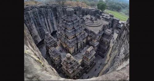 Bí ẩn ngôi đền cổ chạm khắc từ một khối đá khổng lồ ở Ấn Độ