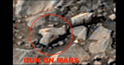 Hóa thạch súng lục cổ đại và nhiều vật thể lạ trên sao Hỏa được tìm thấy