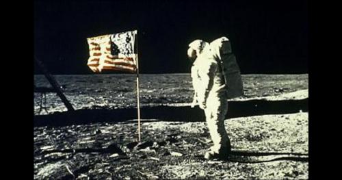 Khoa học chứng minh Mỹ từng đặt chân lên Mặt Trăng là phi vụ lừa đảo thế kỷ