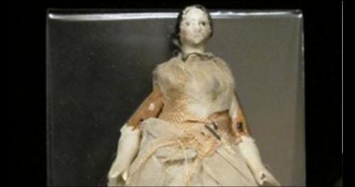 Búp bê ma ám và các câu chuyện rùng rợn ám ảnh cả một thế hệ